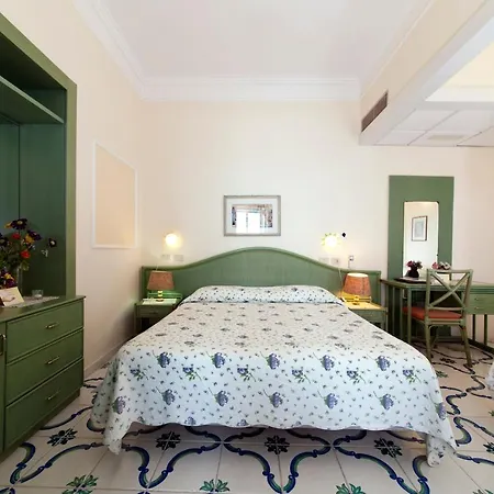 Hotel La Palma ホテル イスキア島